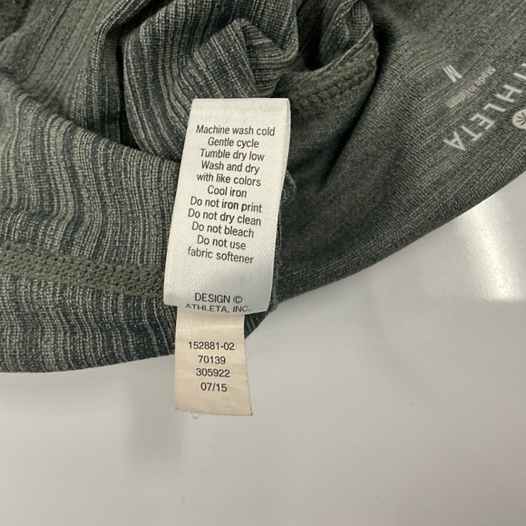 Women’s Athleta Leggings Green/Blue Striped Size Medium at Long Hits at Ankles - Picture 7 of 7